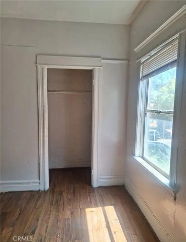 1943 Estrella Avenue, Los Angeles, CA 90007