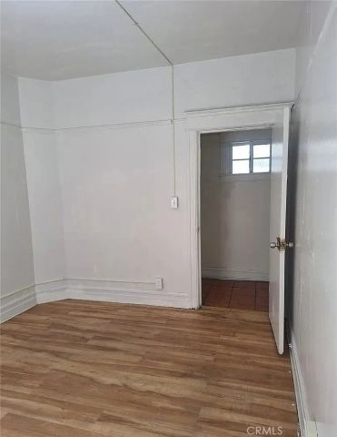 1943 Estrella Avenue, Los Angeles, CA 90007