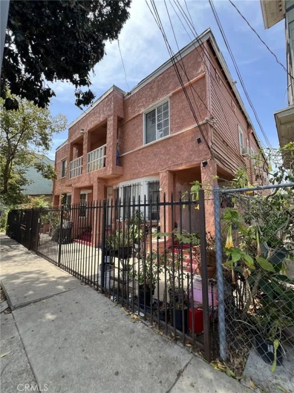 1943 Estrella Avenue, Los Angeles, CA 90007