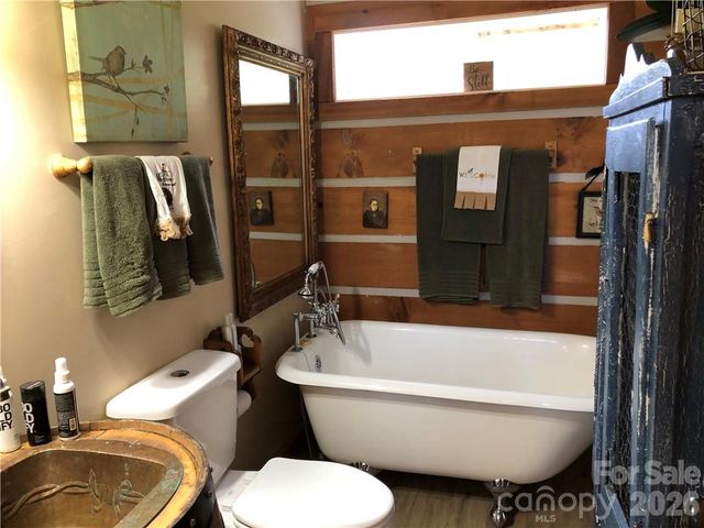 836 Burney Mountain Road, Fletcher, NC 28732