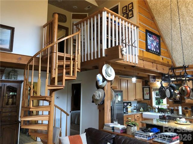 836 Burney Mountain Road, Fletcher, NC 28732
