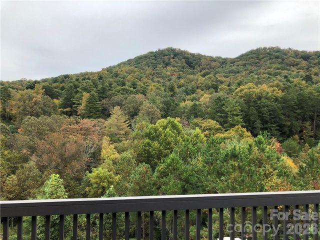 836 Burney Mountain Road, Fletcher, NC 28732