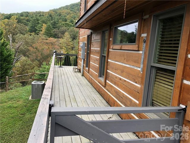 836 Burney Mountain Road, Fletcher, NC 28732