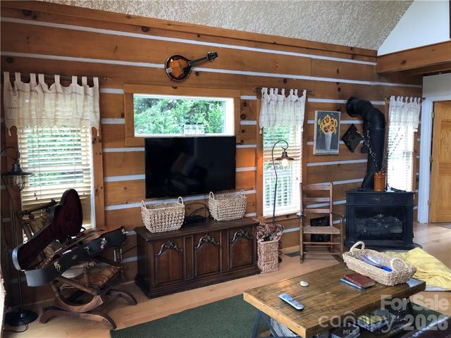 836 Burney Mountain Road, Fletcher, NC 28732