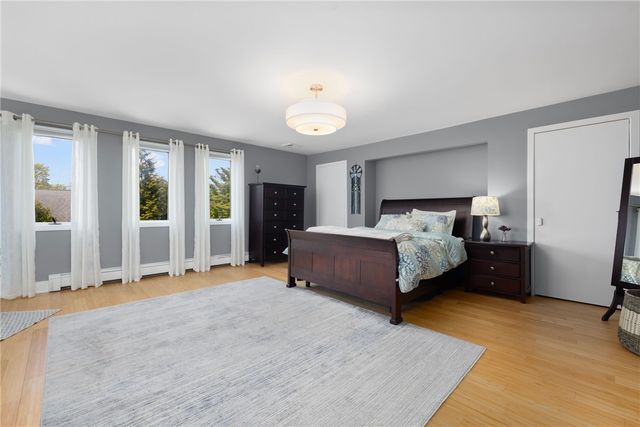 5 Maloney Lane, Middletown, RI 02842