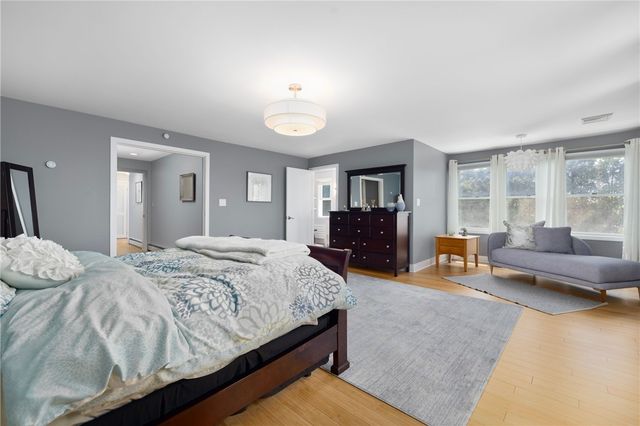 5 Maloney Lane, Middletown, RI 02842
