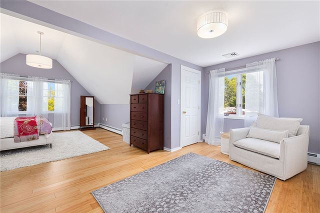 5 Maloney Lane, Middletown, RI 02842