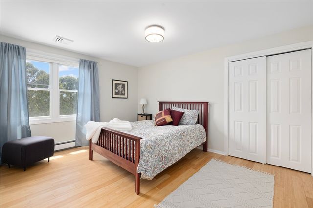5 Maloney Lane, Middletown, RI 02842