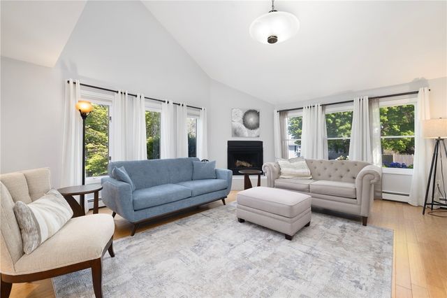 5 Maloney Lane, Middletown, RI 02842