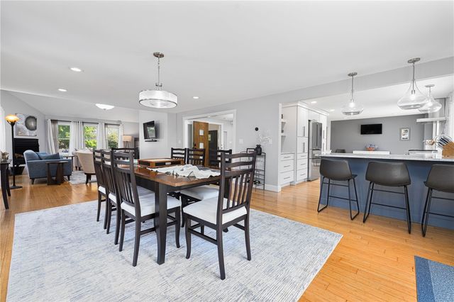 5 Maloney Lane, Middletown, RI 02842