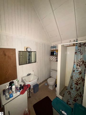 1321 Bayview Drive, Kewadin, MI 49648