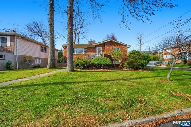 36 Marjorie Terrace, Englewood Cliffs, NJ 07632