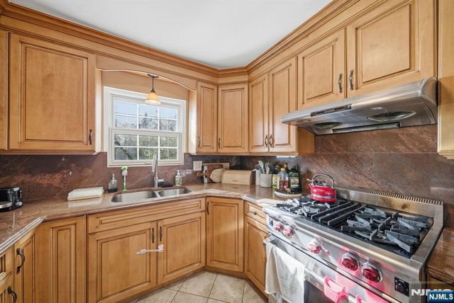 36 Marjorie Terrace, Englewood Cliffs, NJ 07632