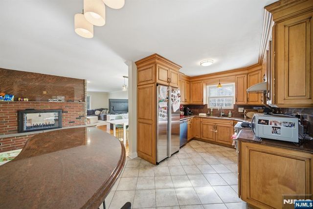 36 Marjorie Terrace, Englewood Cliffs, NJ 07632