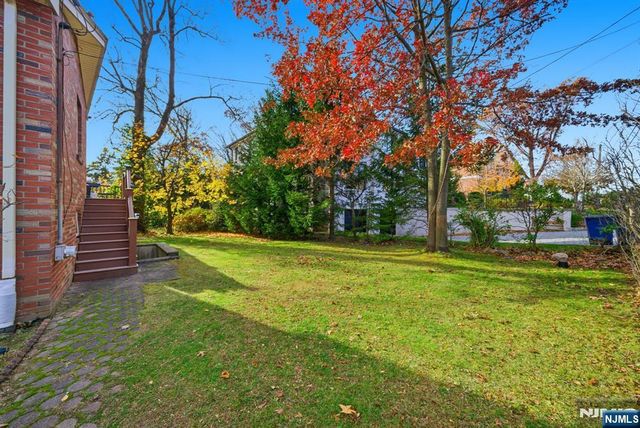 36 Marjorie Terrace, Englewood Cliffs, NJ 07632