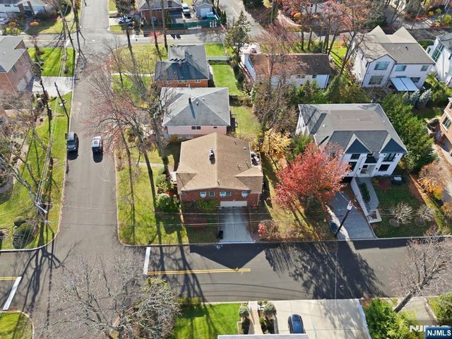 36 Marjorie Terrace, Englewood Cliffs, NJ 07632
