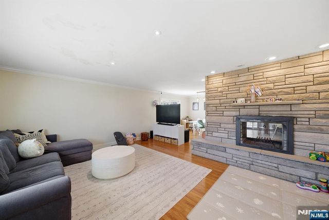 36 Marjorie Terrace, Englewood Cliffs, NJ 07632