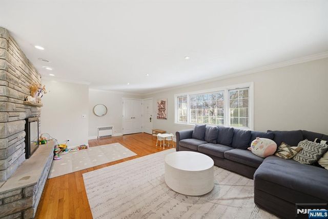 36 Marjorie Terrace, Englewood Cliffs, NJ 07632