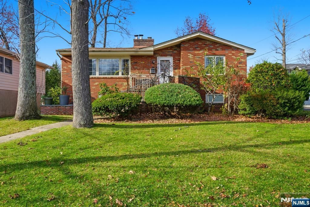 36 Marjorie Terrace, Englewood Cliffs, NJ 07632