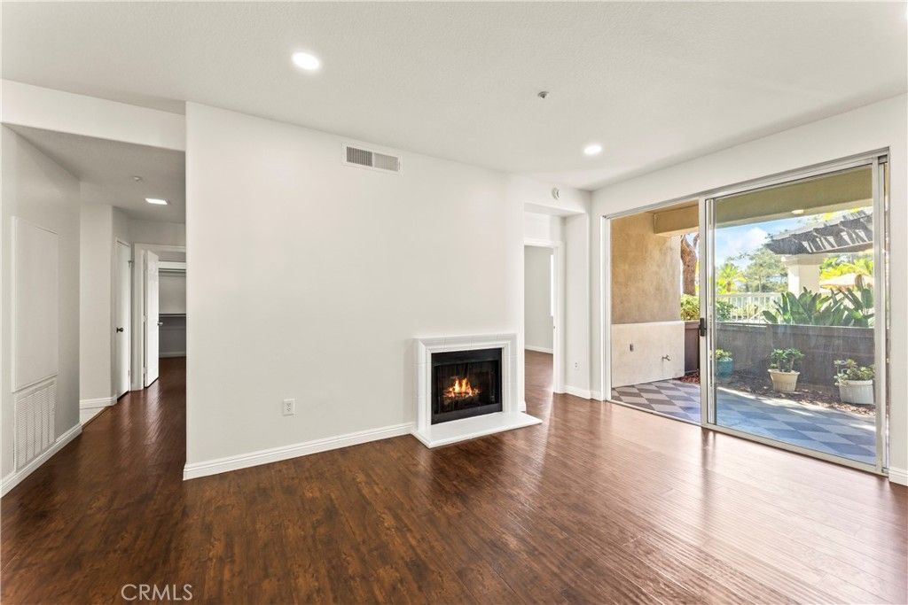 Image 1 of property listing at 2960 Champion Way 1304, Tustin, CA 92782