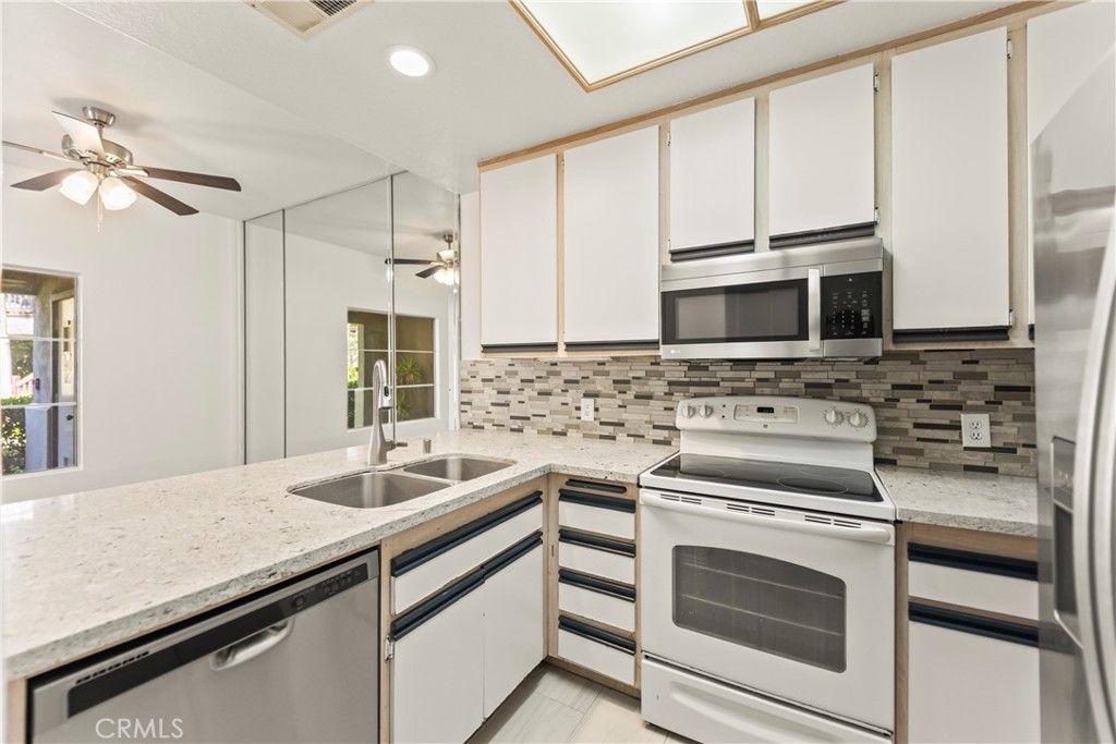 Image 12 of property listing at 2960 Champion Way 1304, Tustin, CA 92782