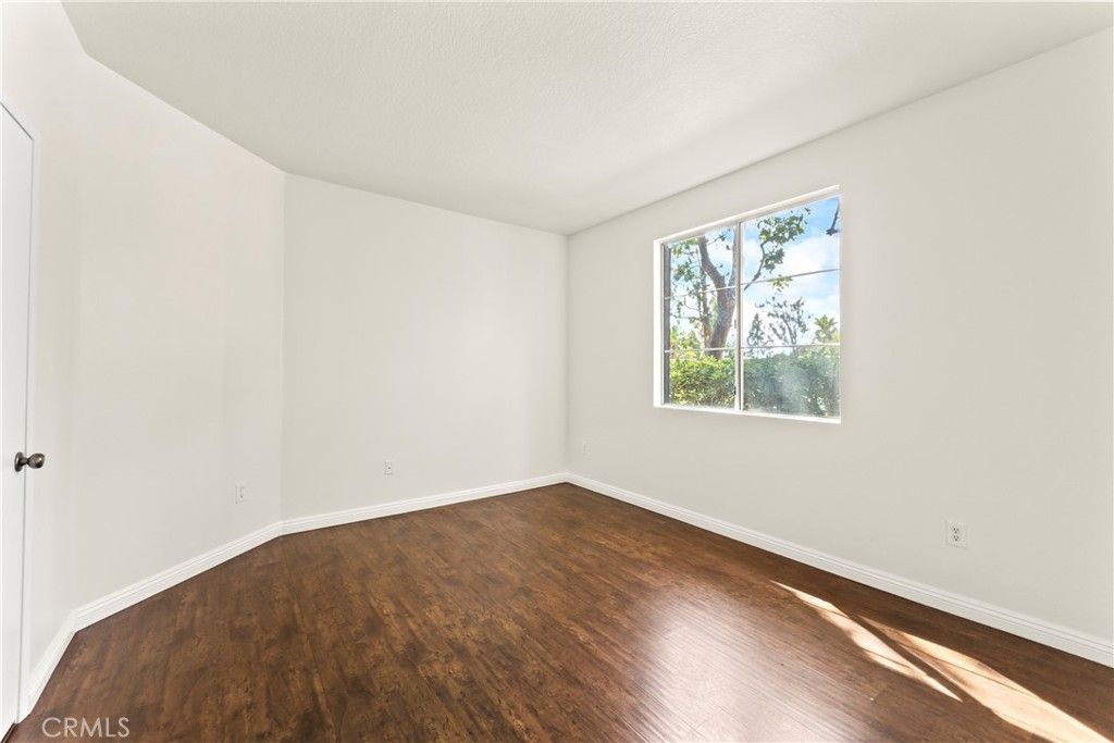 Image 16 of property listing at 2960 Champion Way 1304, Tustin, CA 92782