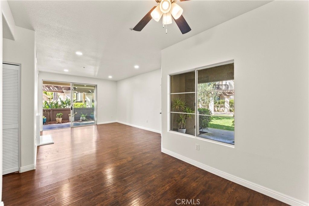 Image 4 of property listing at 2960 Champion Way 1304, Tustin, CA 92782