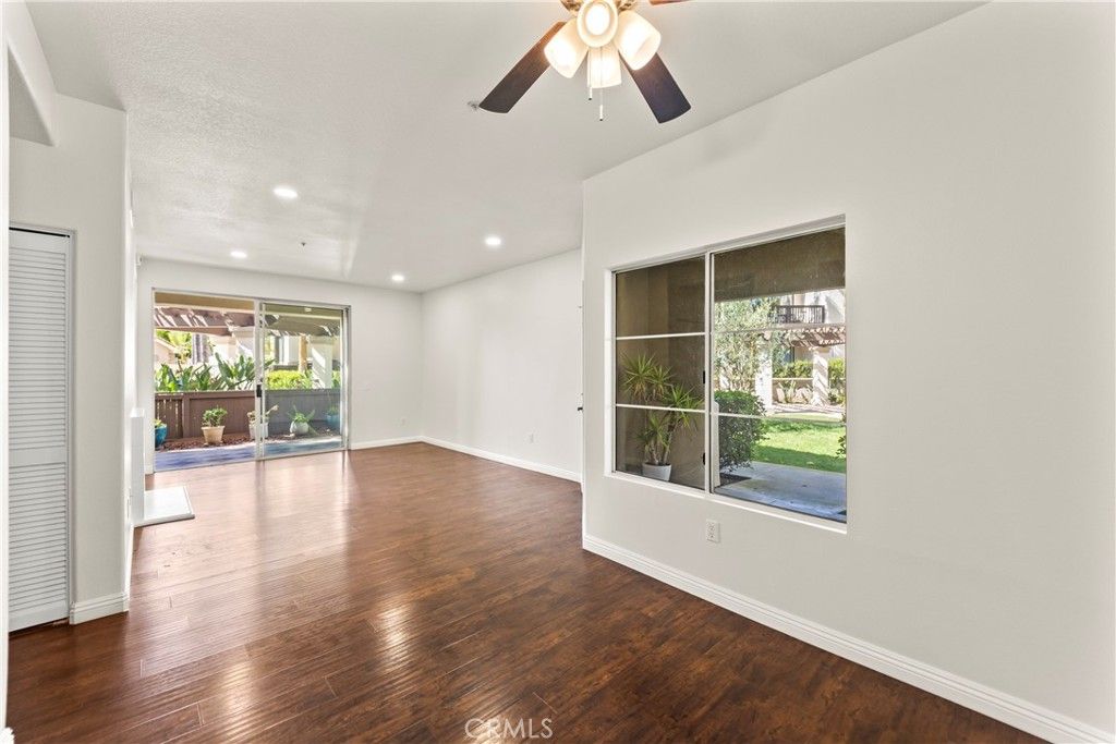 Image 8 of property listing at 2960 Champion Way 1304, Tustin, CA 92782