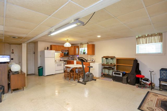 2226 Hwy 25, W, Cottontown, TN 37048