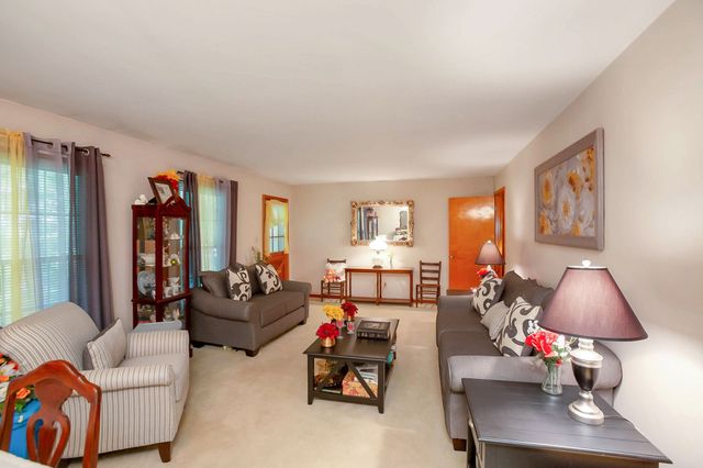 2226 Hwy 25, W, Cottontown, TN 37048