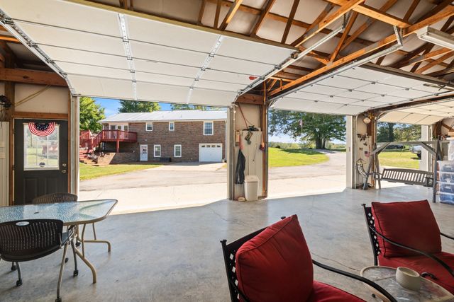 10779 N Tidwell Rd, Bon Aqua, TN 37025