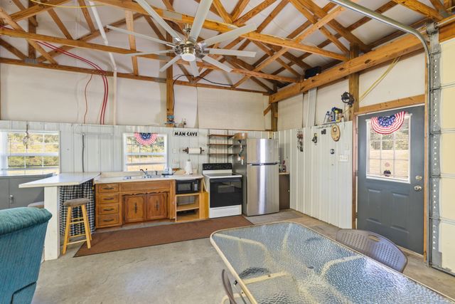 10779 N Tidwell Rd, Bon Aqua, TN 37025