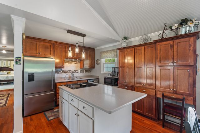 10779 N Tidwell Rd, Bon Aqua, TN 37025