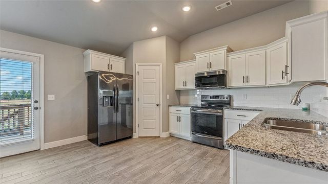3905 E Wax Wing Drive, Siloam Springs, AR 72761