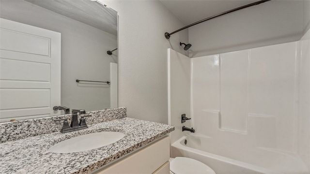 3905 E Wax Wing Drive, Siloam Springs, AR 72761