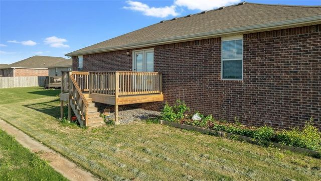 3905 E Wax Wing Drive, Siloam Springs, AR 72761