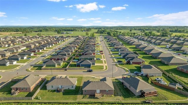 3905 E Wax Wing Drive, Siloam Springs, AR 72761