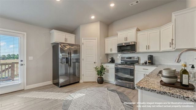 3905 E Wax Wing Drive, Siloam Springs, AR 72761