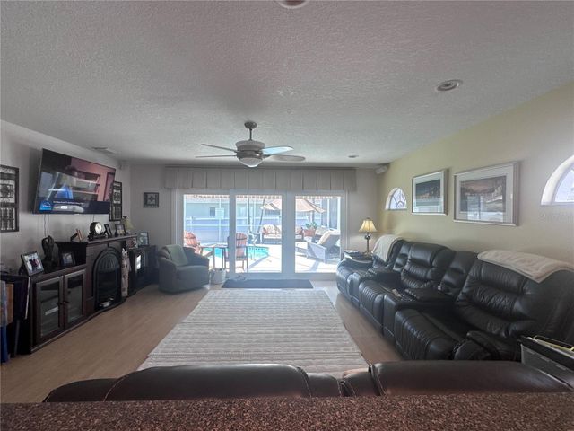 10632 LAKE VISTA DRIVE, Seminole, FL 33772