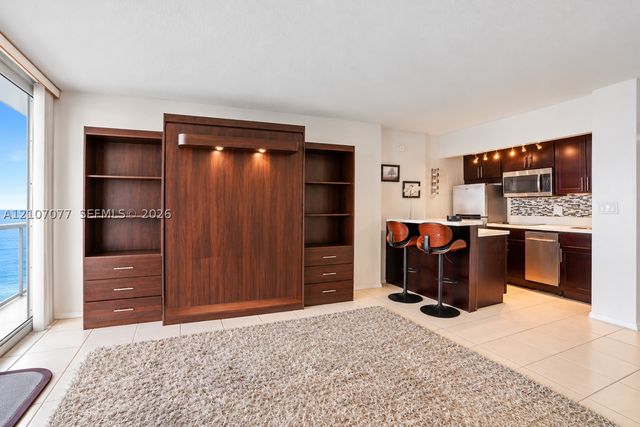 209 N Fort Lauderdale Beach Blvd 12H, Fort Lauderdale, FL 33304