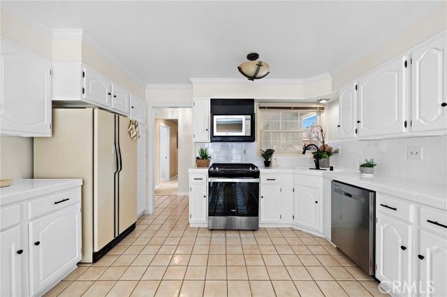 16805 Redwood Street, Fountain Valley, CA 92708