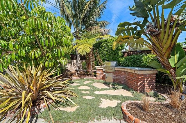 16805 Redwood Street, Fountain Valley, CA 92708