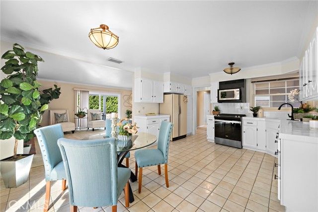 16805 Redwood Street, Fountain Valley, CA 92708