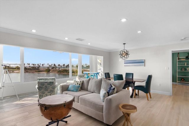 174 GOLDEN GATE POINT 32, Sarasota, FL 34236