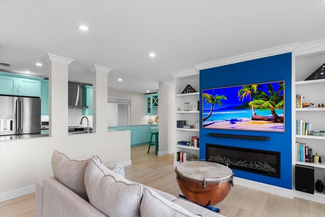 174 GOLDEN GATE POINT 32, Sarasota, FL 34236