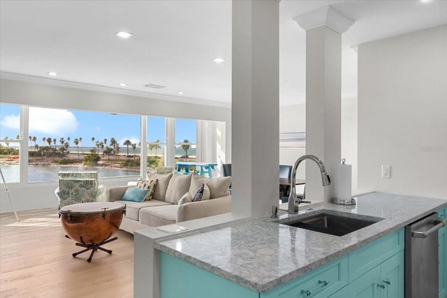 174 GOLDEN GATE POINT 32, Sarasota, FL 34236