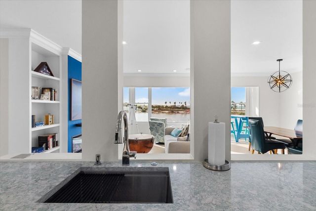 174 GOLDEN GATE POINT 32, Sarasota, FL 34236