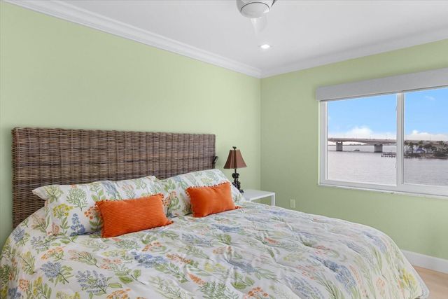 174 GOLDEN GATE POINT 32, Sarasota, FL 34236