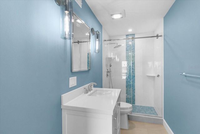 174 GOLDEN GATE POINT 32, Sarasota, FL 34236