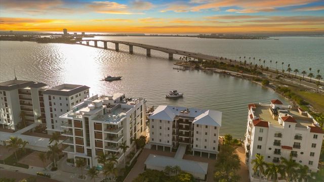 174 GOLDEN GATE POINT 32, Sarasota, FL 34236